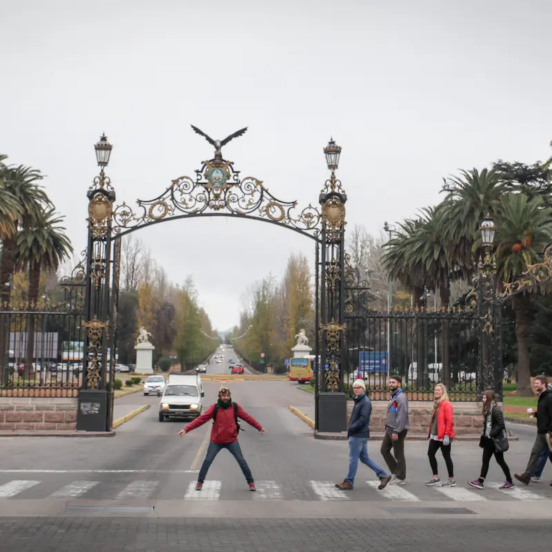 Walking tour of Mendoza City