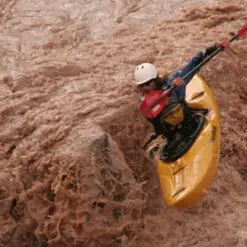 Kayak de aguas bravas