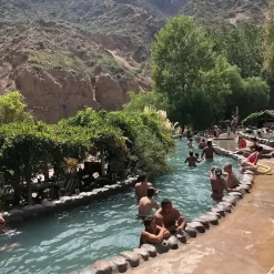 Relaxamento familiar em piscinas termais - Cacheuta Mendoza