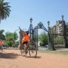 Passeio privativo de bicicleta pela cidade de Mendoza e almoço em uma vinícola em Chacras de Coria