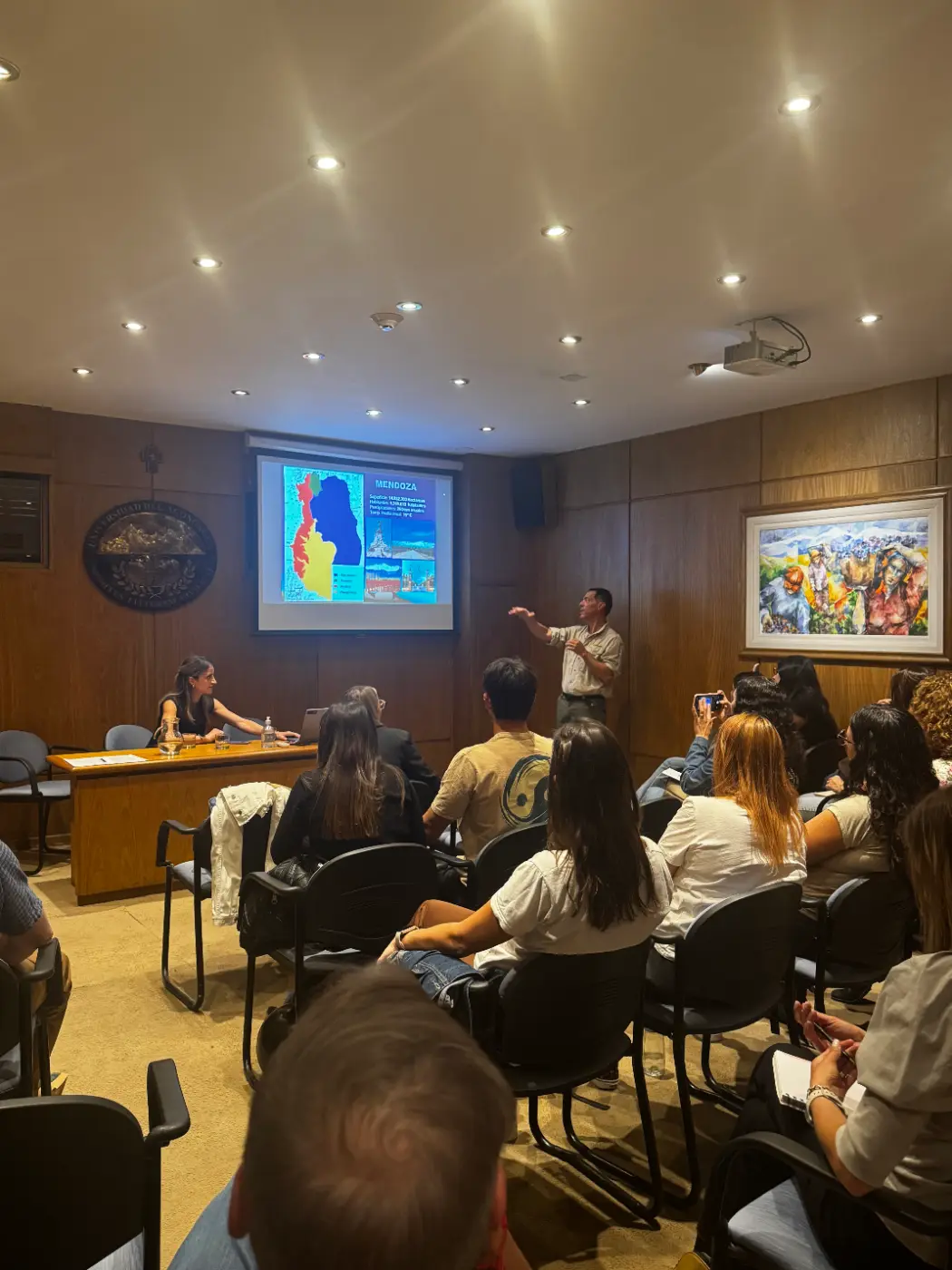 Rubén Massarelli, da Diretoria de Áreas Naturais Protegidas da Secretaria de Energia e Meio Ambiente de Mendoza, falando sobre o uso público e as boas práticas em destinos de montanha.